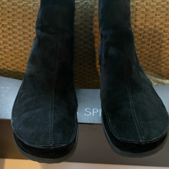 NEW Via Spiga NETTARE Black Suede Wedge Boots Sz 8 - Picture 3 of 10